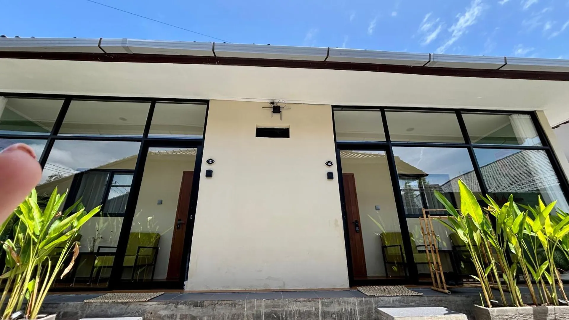 Vibo Studio Seminyak kontakter